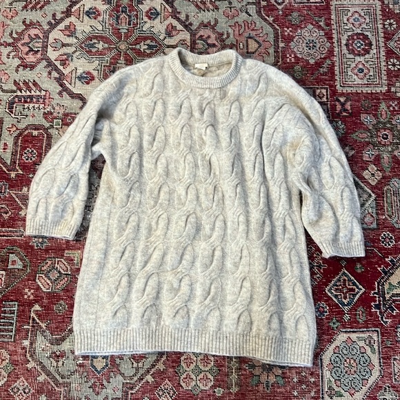 H&M Oversized Cable-knit sweater - Picture 1 of 8